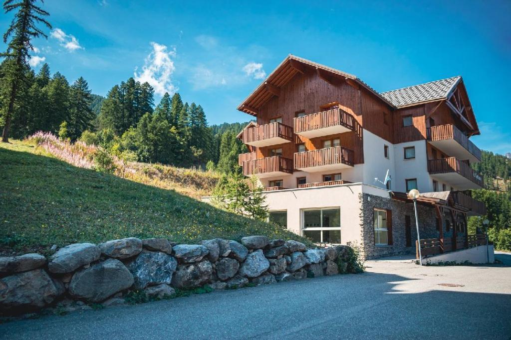 Aparthotel Les Gentianes By Actisource Puy-Saint-Vincent Esterno foto