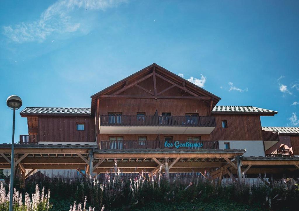 Aparthotel Les Gentianes By Actisource Puy-Saint-Vincent Esterno foto